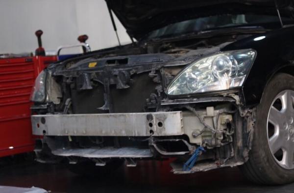 老車翻新:修復2005年凌志LS430,V8自吸大排量,一代神話再復活 老車翻新:修復2005年凌志LS430,V8自吸大排量,一代神話再復活