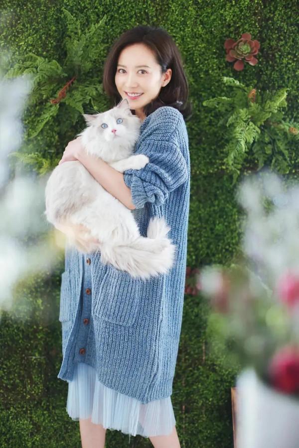 50歲的俞飛鴻更有韻味