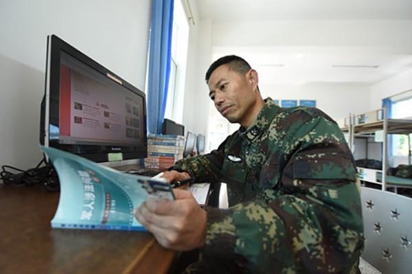 安徽兵王僅初中文化,入伍34年有召必回,退役後女兒繼承父業 安徽兵王僅初中文化,入伍34年有召必回,退役後女兒繼承父業