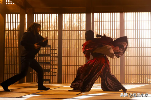 什麼是困住尼歐的「母體」？拉娜在內容創新時，也不忘懷舊因素