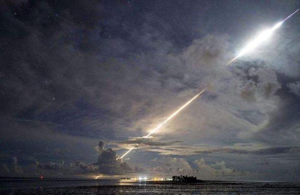 被美國呼籲“禁用”！中國電磁脈衝武器，它的真實威力有多恐怖