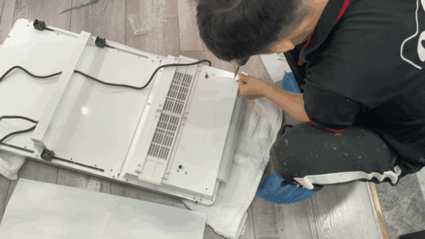 全浴對流風暖、大屏烘乾：義大利 Radialight壁掛智慧暖風機評測