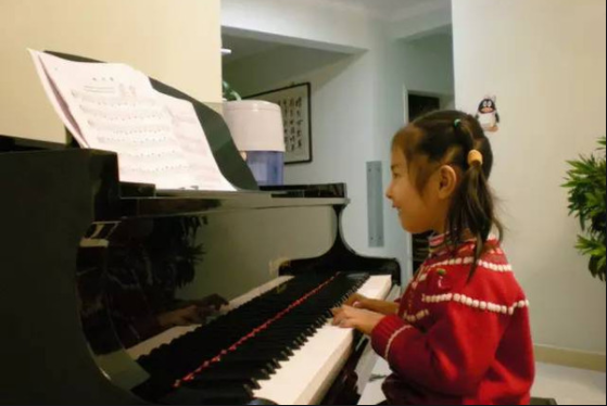 家境一般的父母,別再讓女兒學琴棋書畫,沒用長大還容易被騙 家境一般的父母,別再讓女兒學琴棋書畫,沒用長大還容易被騙