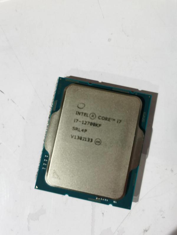今天有人裝了一套i7-12700KF 今天有人裝了一套i7-12700KF