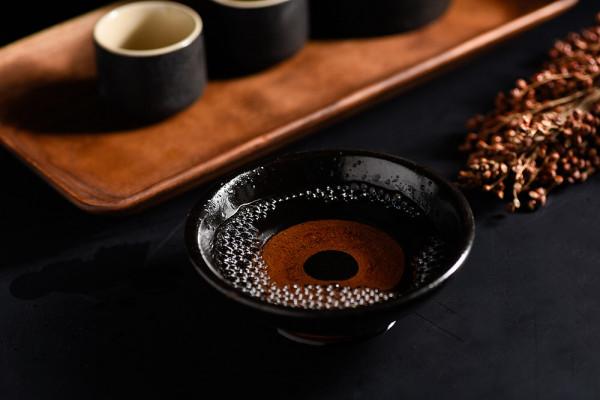 酒友公認最好喝的5款白酒，個個都是純糧經典，老酒民成箱往家搬