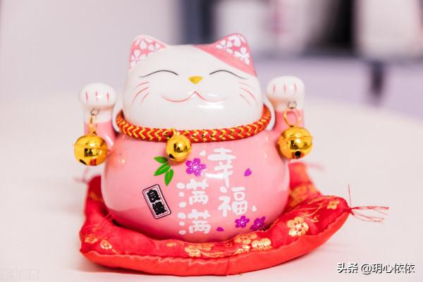 這些星座就像笑容滿面的招財貓，揮舞著萌萌的貓爪收穫努力的果實