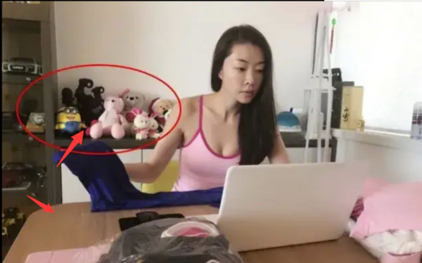 蔡少芬一家住80平公寓，熊黛林家玩具沒地放，她47歲跟母親擠破屋