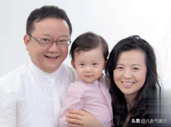 歌唱家王靜的三段情，與聶衛平的婚姻被人詬病，為兒子60歲不再嫁