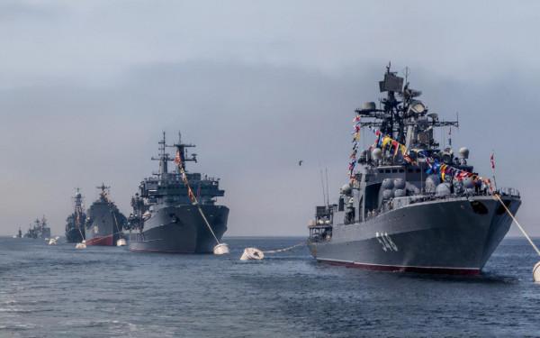 日俄領土爭端再起風波，克宮強勢回應，萬噸重巡出動，導彈10連擊