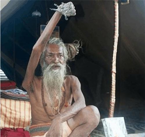 引印度軍方介入調查的苦行僧:自13歲不吃不喝持續77年,如何做到 引印度軍方介入調查的苦行僧:自13歲不吃不喝持續77年,如何做到