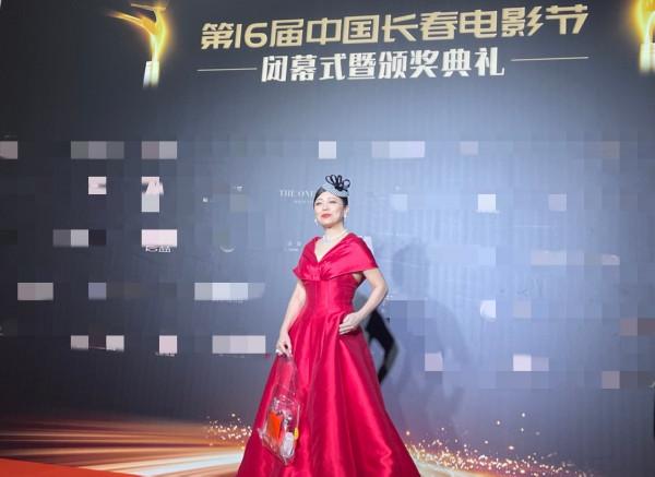 長春電影節:鄧萃雯發福何琳臉僵,景甜霸總範,蔡少芬張晉秀恩愛 長春電影節:鄧萃雯發福何琳臉僵,景甜霸總範,蔡少芬張晉秀恩愛