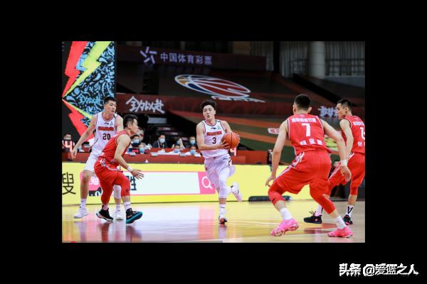 CBA廣東隊高效進攻背後折射出杜鋒指導的戰術理念