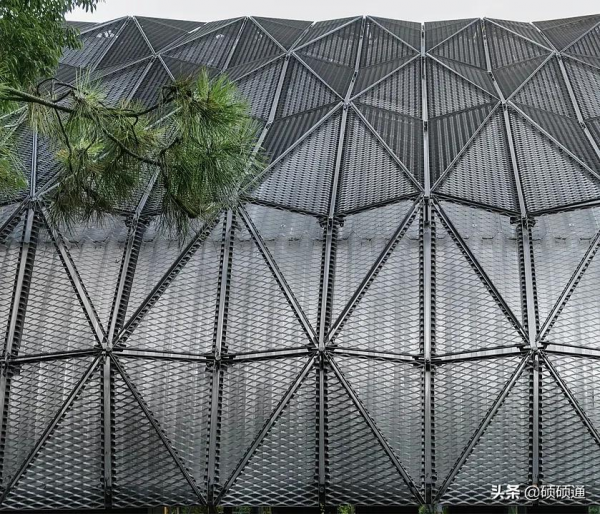 外立面 | 金屬拉伸網：型別、造價、特徵、施工工藝及​應用場景