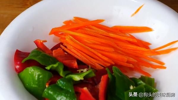 豆腐這樣做太好吃了，淋2個雞蛋，一週能吃3回，挑食的人都愛吃