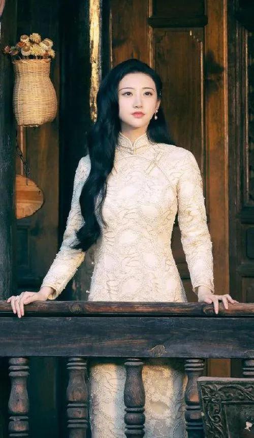 景甜，穿旗袍應該算最美的明星了