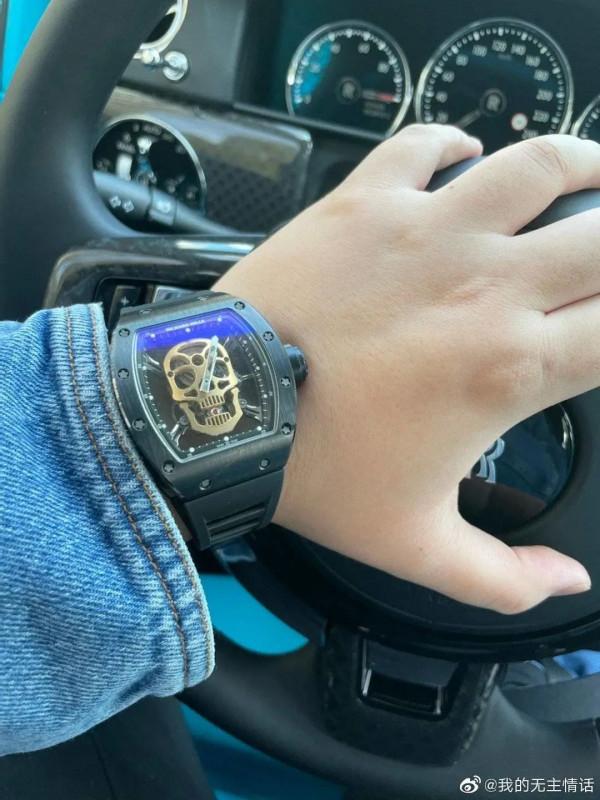 勞斯萊斯請晚晚林瀚夫妻推廣,結果卻被車主們集體diss 勞斯萊斯請晚晚林瀚夫妻推廣,結果卻被車主們集體diss