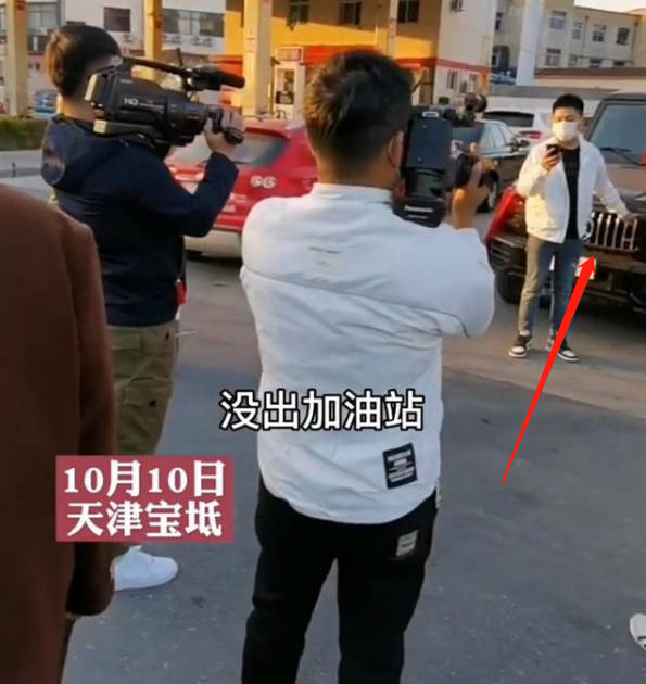 加350元汽油全是水，賓士發動機直接報廢，加油站老闆：別讓車主知道