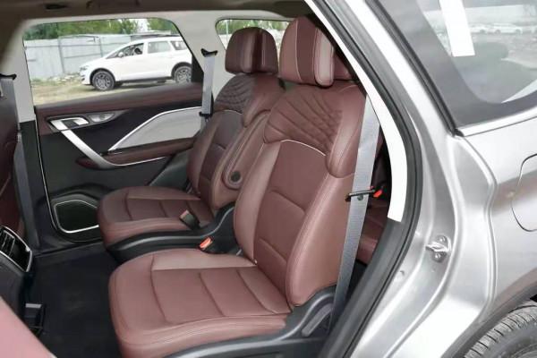 嘉際PHEV：外觀運動，配置豐富，適合年輕人