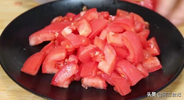 麵疙瘩最簡單的做法，用一個塑膠瓶，5分鐘做一大盤，營養又解饞