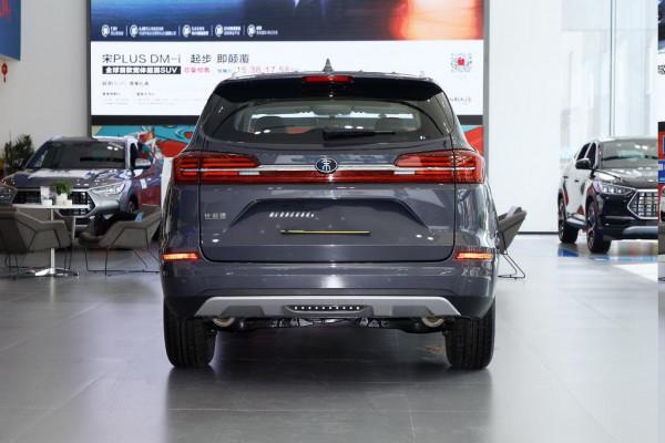 頂配才9.38萬，和榮放差不多大，1.5T動力+前後獨懸，比亞迪宋