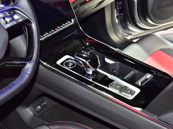 掀背造型智慧轎跑，配1&period;5T發動機，詳細圖解思皓曜