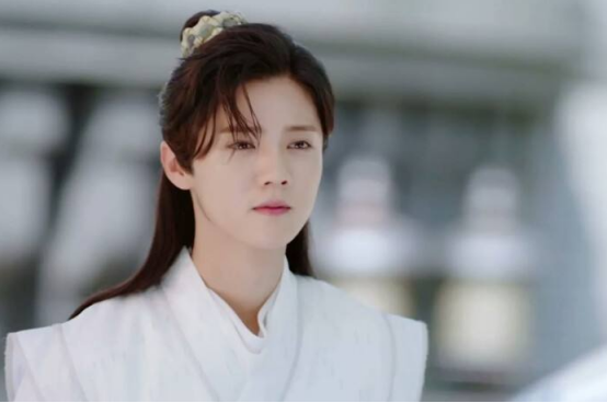 《一人之下》真人版開機，網曝鹿晗演王也，遭漫粉嫌棄：年紀太大