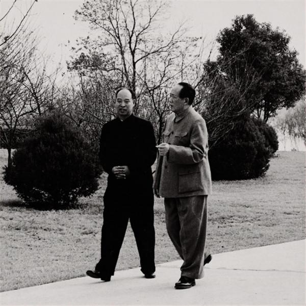 袁崇煥墓即將拆遷，李濟深上書陳情，毛主席指示彭真：立刻徹查