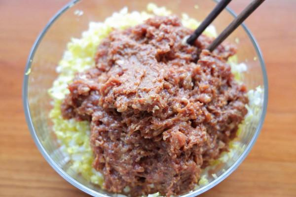 一口氣可以吃3個的小包子，又白又胖餡料足，自己在家做的才叫香