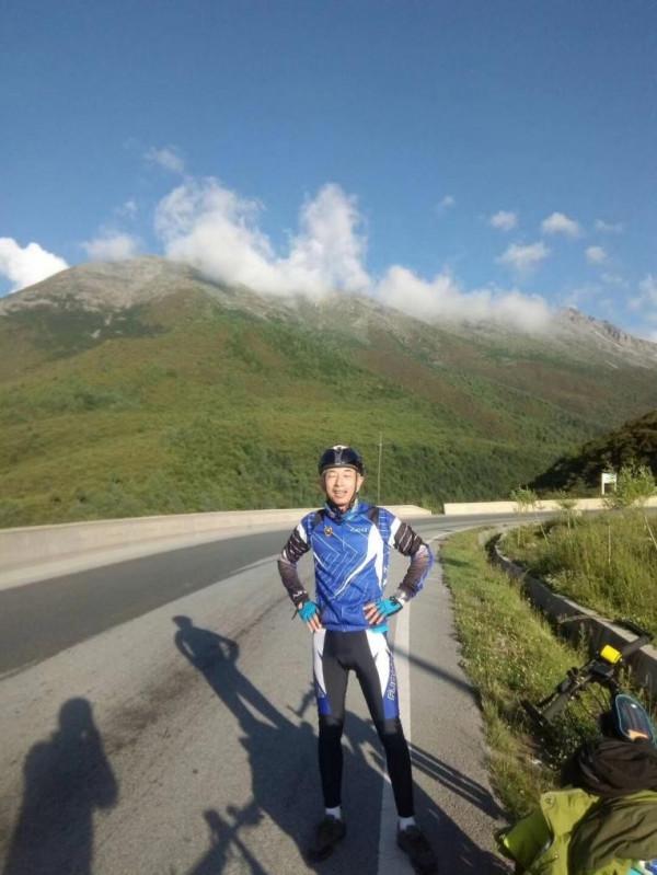 那些騎行在318國道上的“大齡戰將”，年齡只是一個數字？