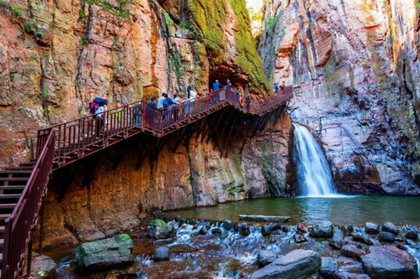 河南峽谷景區走紅,曾面臨破產倒閉的地步,號稱“峽谷絕品” 河南峽谷景區走紅,曾面臨破產倒閉的地步,號稱“峽谷絕品”