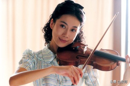 郝蕾、溫崢嶸年輕時都是美女，如今出演八角亭迷霧，誰的變化大？