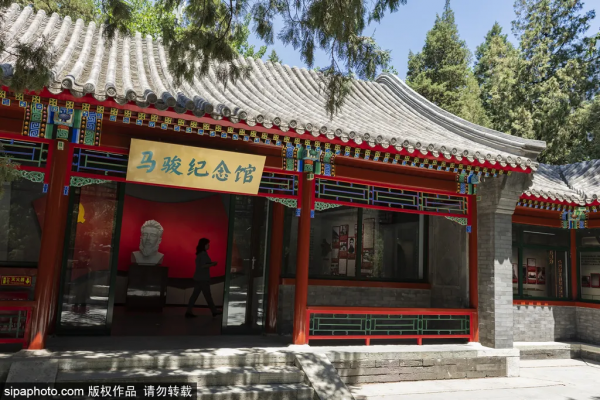 驚豔!這個“太陽神”公園竟藏著江南庭院,古色古香還免費! 驚豔!這個“太陽神”公園竟藏著江南庭院,古色古香還免費!