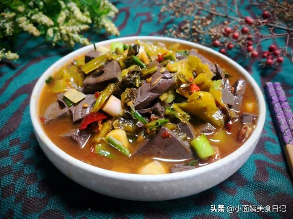天冷時,一定要吃這道暖身菜,酸爽開胃,沒放肉,卻比肉還好吃 天冷時,一定要吃這道暖身菜,酸爽開胃,沒放肉,卻比肉還好吃