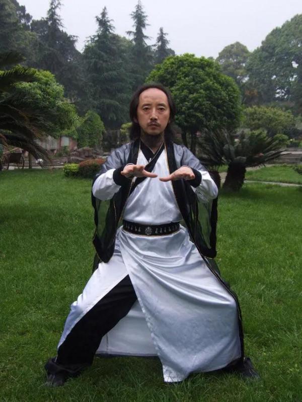 太極拳的意、氣、力及相互關係及應用