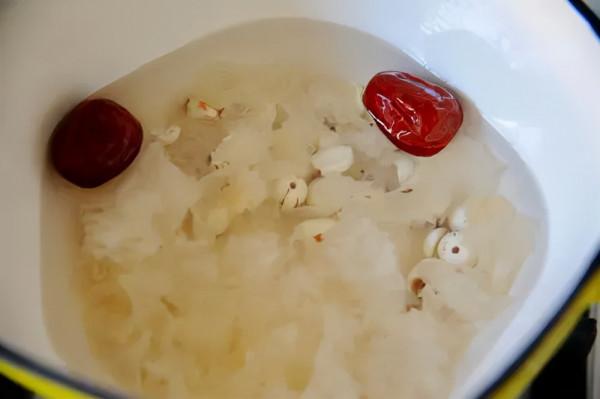 晚餐飯菜沒吃了，第二天熱完繼續吃？提醒：2種食物隔夜最好不吃