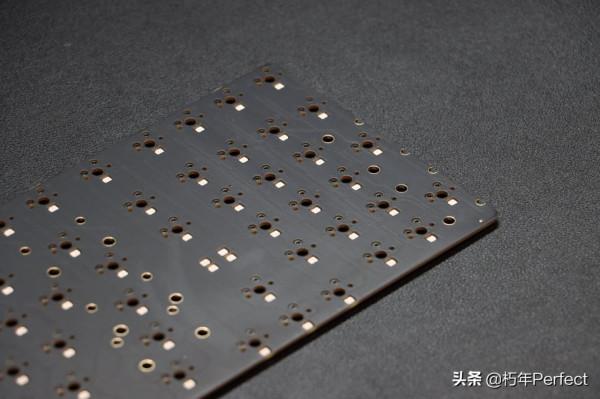 KBDfans Odin98 金屬鍵盤套件組裝分享