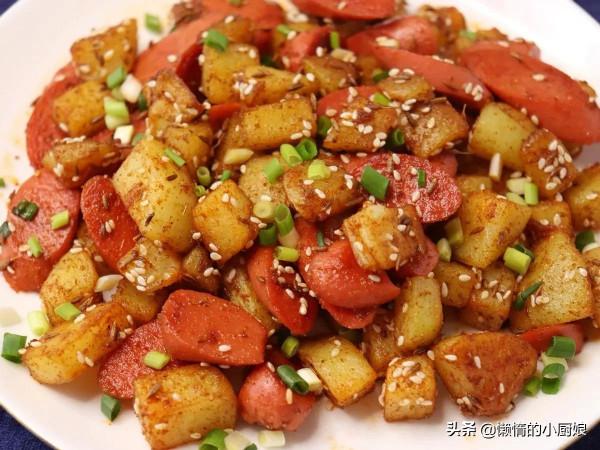 2塊錢的土豆和三根火腿腸這樣做,經濟實惠好吃,隔壁小孩饞哭了 2塊錢的土豆和三根火腿腸這樣做,經濟實惠好吃,隔壁小孩饞哭了