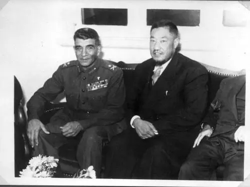 馬步芳妄圖死守六盤山，解放軍四百門大炮炸爛其美夢