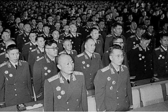 1955年，他沒有被授軍銜，待遇卻超過元帥，官至正國級，終年61歲