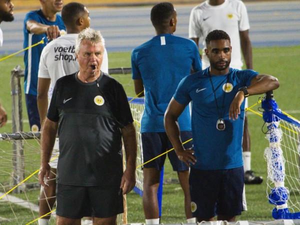 74歲退休的神奇教練,終究也玩不動中國足球 74歲退休的神奇教練,終究也玩不動中國足球