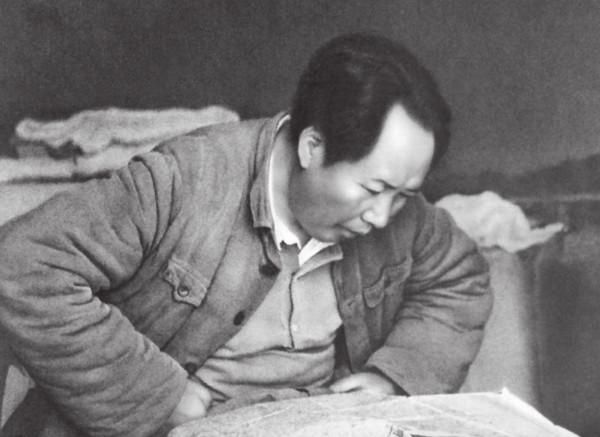 楊成武向毛主席彙報,臨走差點流淚?毛主席省出6個青稞饅頭給楊 楊成武向毛主席彙報,臨走差點流淚?毛主席省出6個青稞饅頭給楊