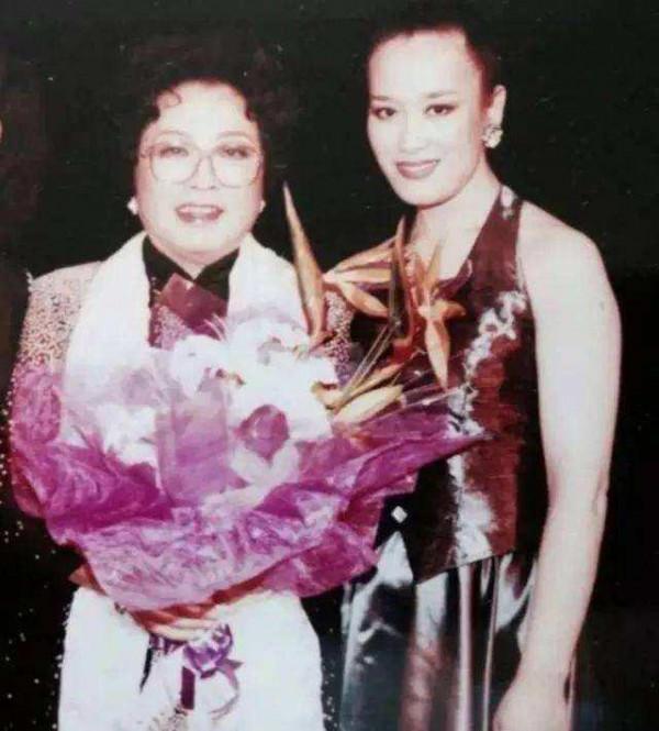 第一屆春晚過去39年，11位明星已去世，最大87歲，最小56歲