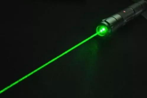 光在沒有阻礙的情況下，在力的作用下原來並不是一定會沿直線傳播