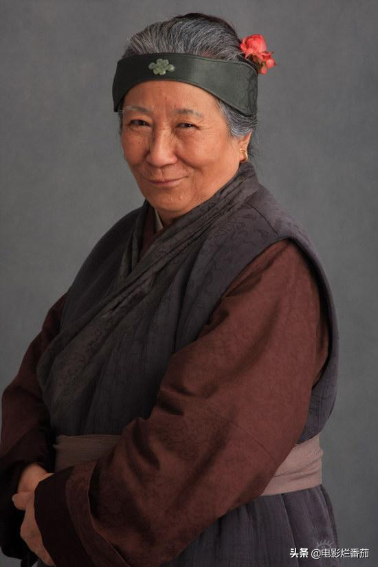 ​年少看不起劉姥姥，長大後才明白：她才是《紅樓夢》最智慧的女人