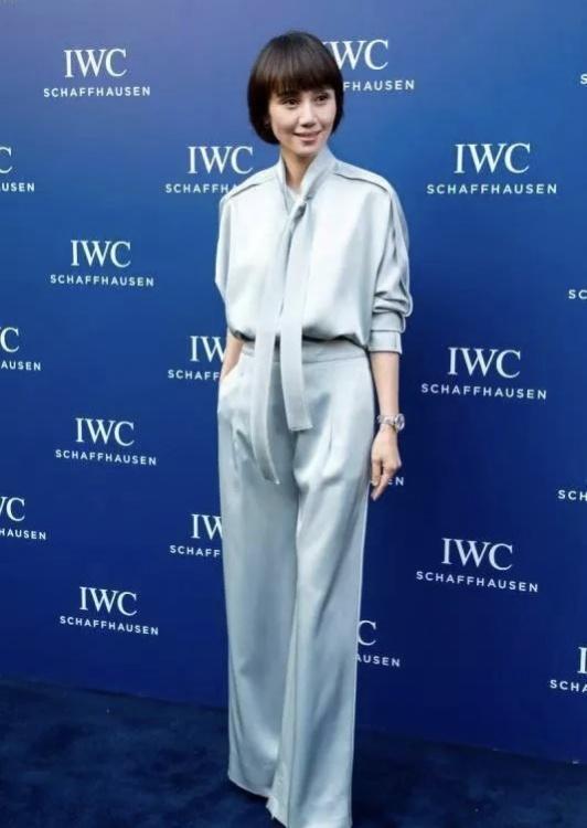 袁泉穿襯衫,配闊腿褲氣質無敵,“美到骨子裡” 袁泉穿襯衫,配闊腿褲氣質無敵,“美到骨子裡”