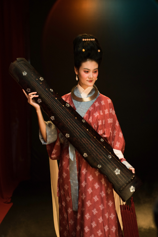 生活在左《九九消寒圖》New Hanfu系列主題釋出會