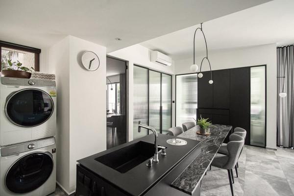 30歲一人獨居73㎡，全屋黑白灰裝出高階感，兩點一線的生活很充實