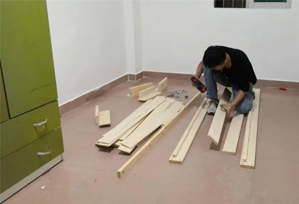 他住進14㎡廉價單間，用千元爆改成ins風，網友：天差地別