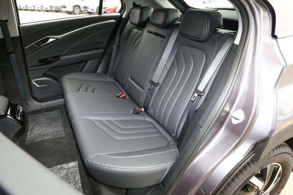 軸距2770mm,續航610km,9.98萬起售,哪吒U它不香嗎? 軸距2770mm,續航610km,9.98萬起售,哪吒U它不香嗎?