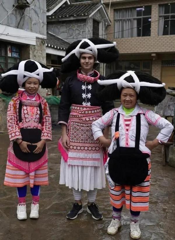 德國小夥在中國吃第一頓美食後，改名叫“包子”了……